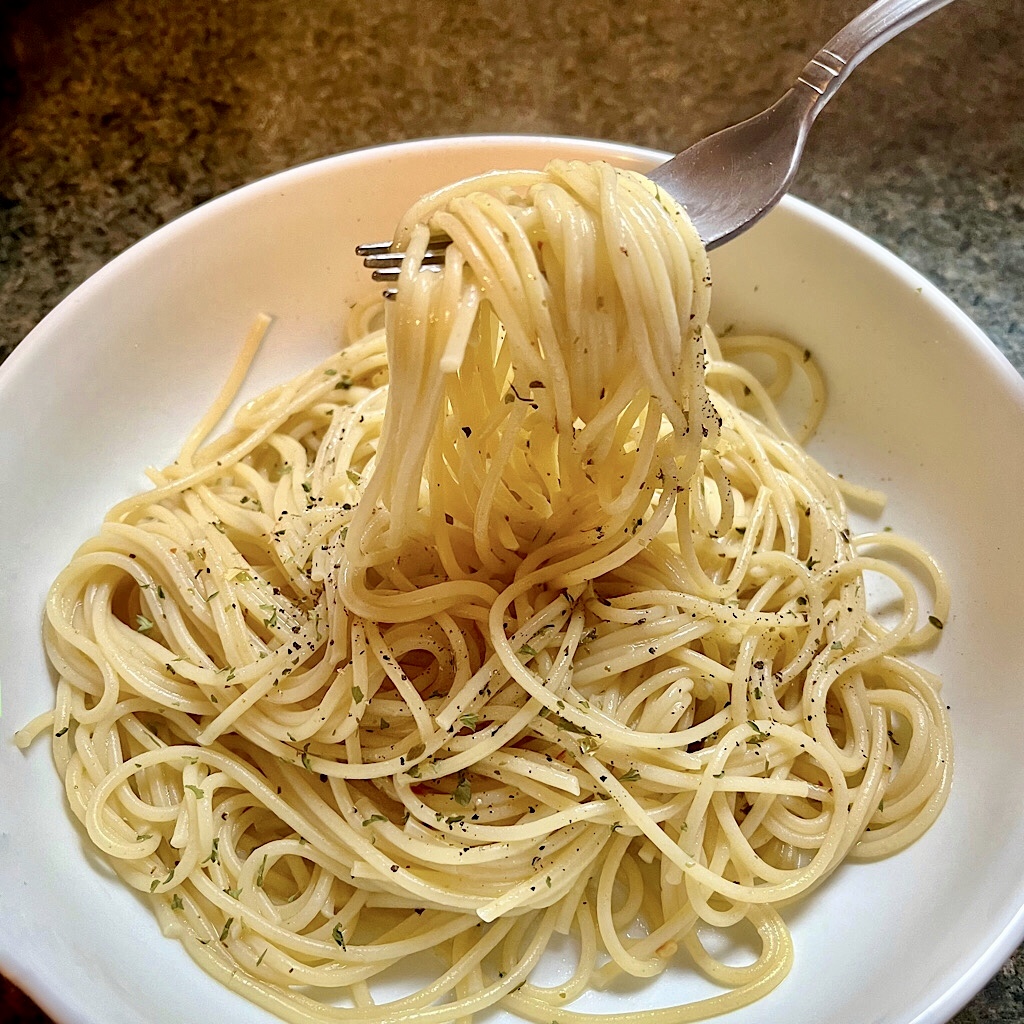 garlic and oil pasta